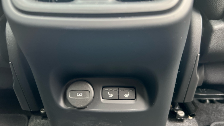 Volvo XC40 2.0 B3P Ultra Dark 5dr Auto Petrol Estate